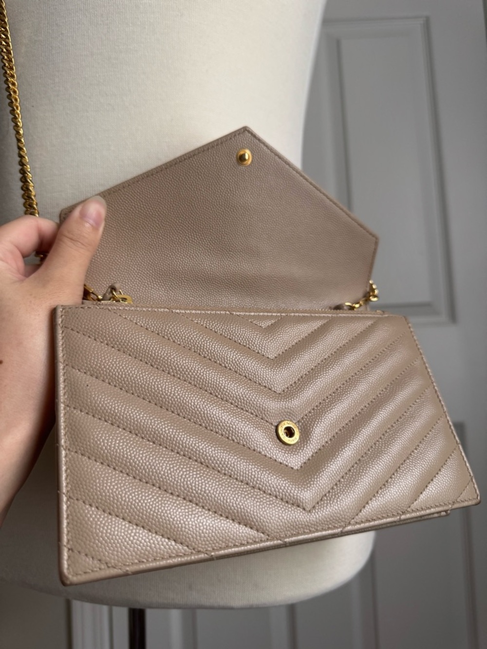 YSL Cassandre Envelope Chain Wallet in Grain De Poudre Leather - Light Taupe - Picture 8 of 11